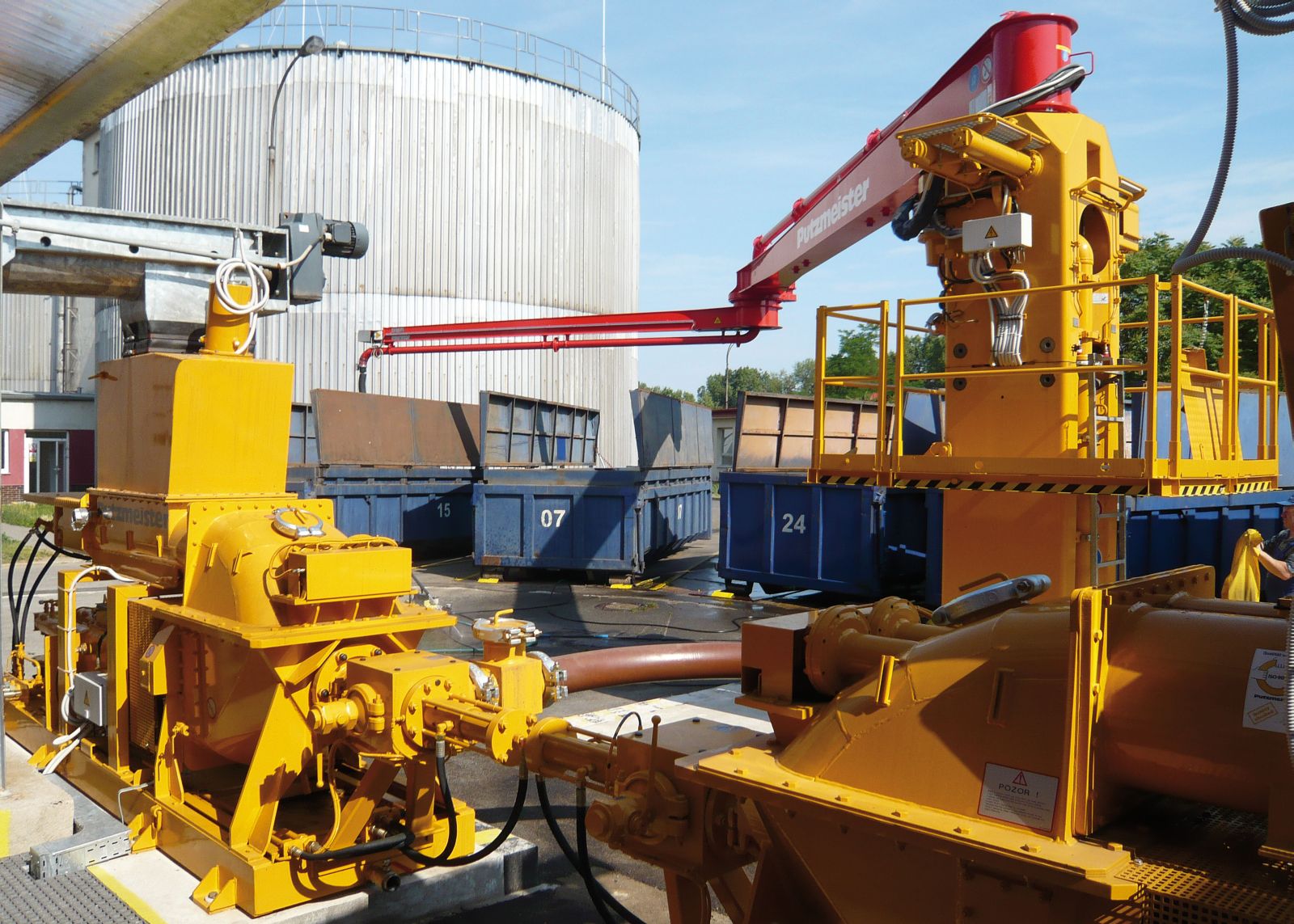 High-pressure systems up to 4000 bar and industrial pumps